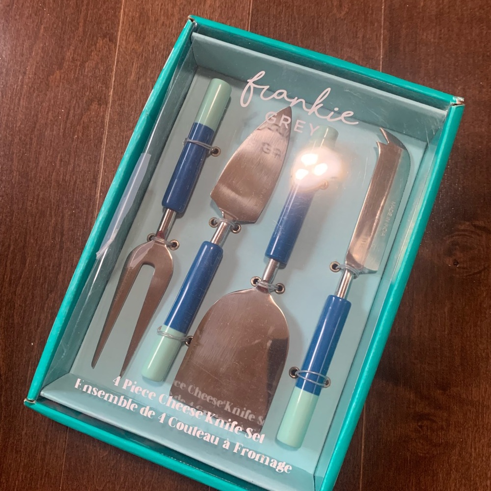 Frankie Cheese Knife Set with Blue and Silver Handles